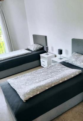 Fallersleben Apartment | Simple Standard 3 Zimmer Apartment - zentral