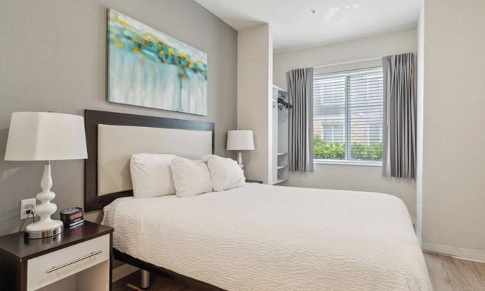 Far North Central Apartment | Simplicity At the Rim 1117 I Spacious 1 Bed 1 Bth