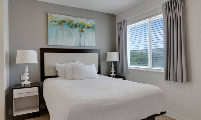 Far North Central Apartment | Simplicity At the Rim 1212 I Spacious 1 Bed 1 Bth