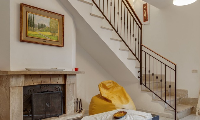 Caserta House | Simplistic Holiday Home in Caserta near Town Centre