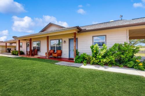 Kingsland House | Simply Lakeshore
