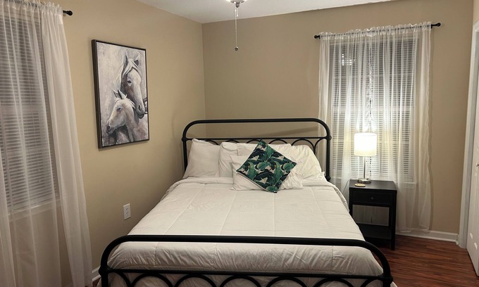Collegedale Apartment | "Simply Sunny Farm Tranquil & Spacious 3 BR/2 BA Apartment w/Deck