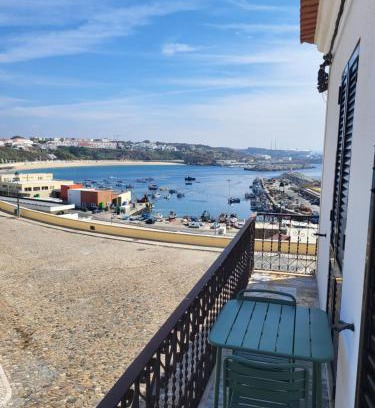 Sines House | Sines Bay House