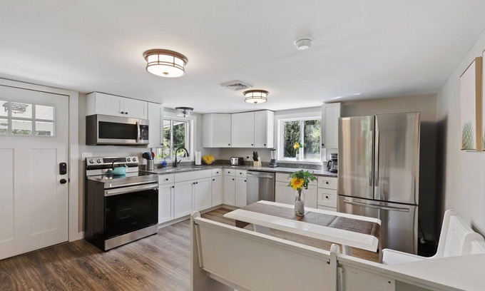 Hershey Condo | Single Family Home Rent Ready 30+ Day Minimum Fully Furnished
