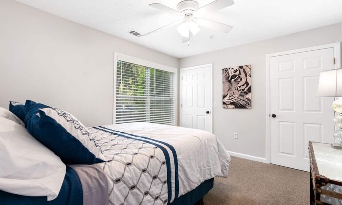 Auburn Apartment | Single Room 3 with Shared Space