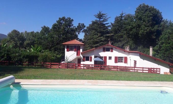 Ascain Villa | Single-storey Basque villa with view of the Rhune