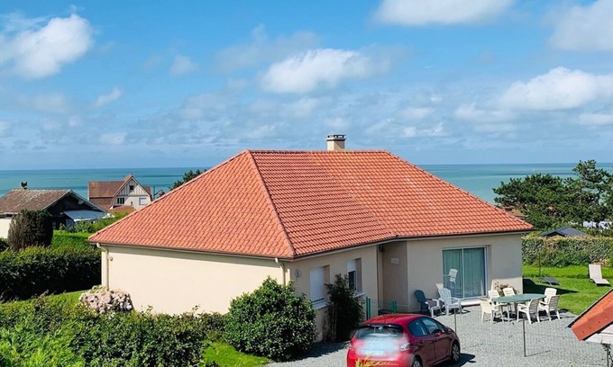 Quiberville House | Single-storey house on a closed plot with sea view