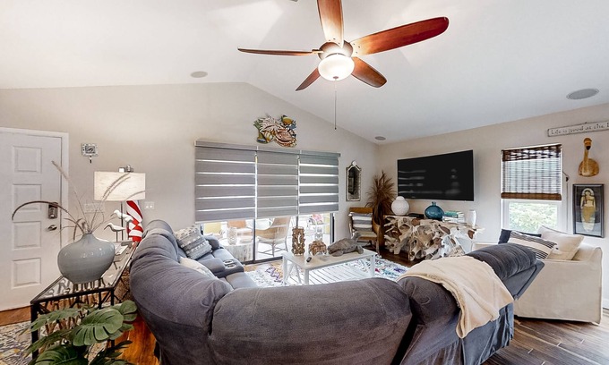 Englewood House | Single-story home with private yard, AC, & W/D - walk to beach, & dog-friendly