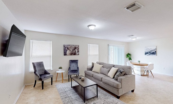 Edinburg House | Single-story home with private yard, updated interior, AC, & W/D