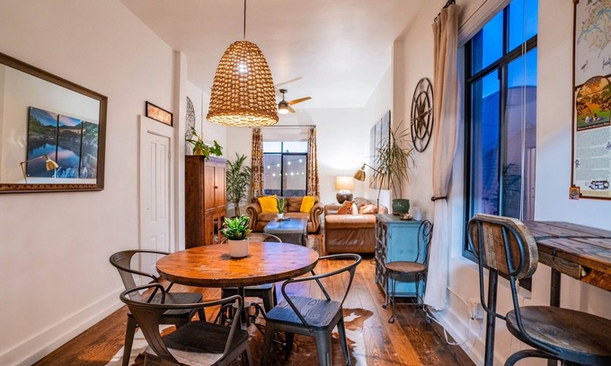 Auburn Apartment | Single Unit Loft/Apartment Sleeps 4- 1,300sq ft