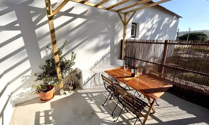 Praia das Macas House | Sintra beach cottage