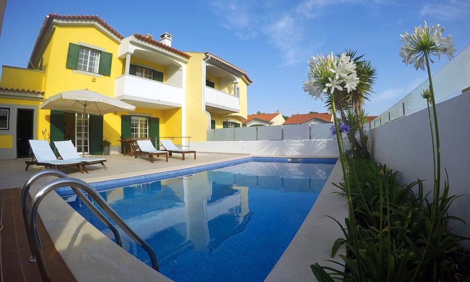Santa Maria e Sao Miguel House | Sintra FlowerHouse with pool