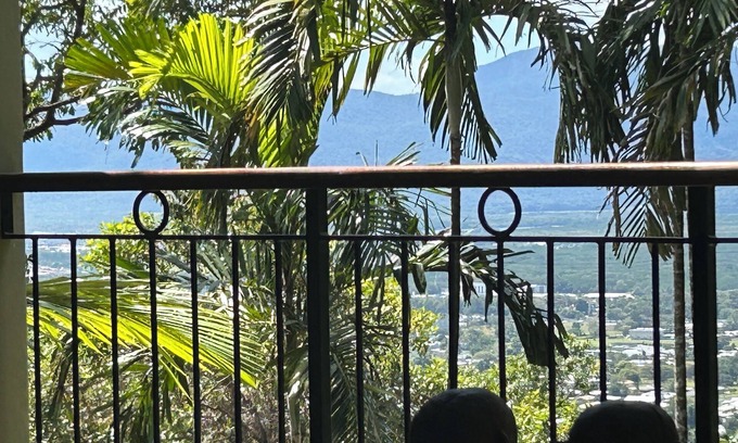 Cairns Apartment | Sirocco, private & comfortable. Available with two singles or a king bed