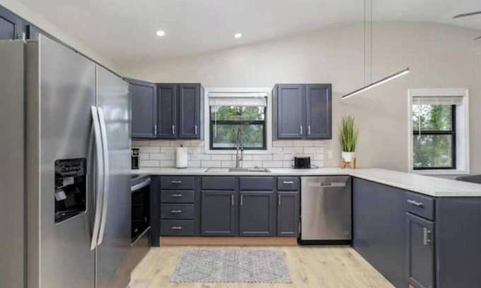 St. Robert Apartment | Sista's Suites - Suite B