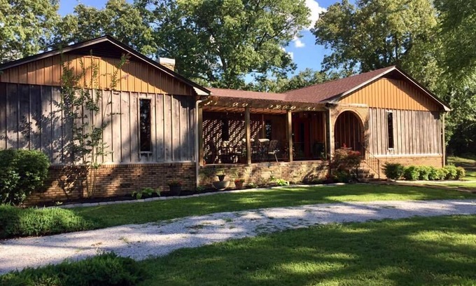 Russellville Bed & Breakfast | Sisters on Sycamore Bed & Breakfast