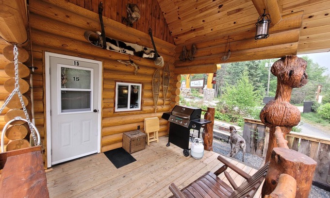 Kenora Cabin | Site 15 Trapper Glamping Bunkie Small Urban Farm