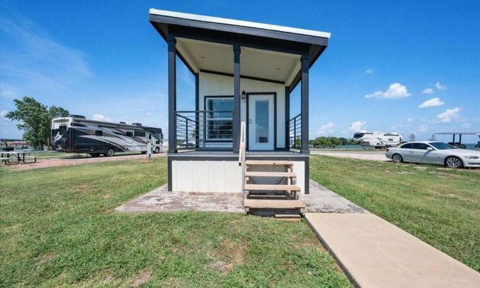 Kerens House | Site 93 @ Peninsula point