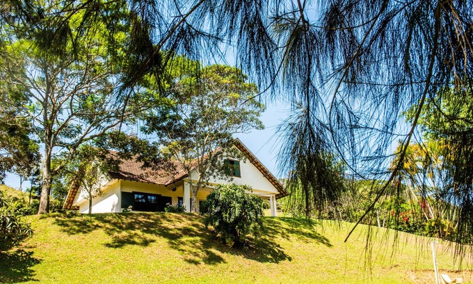 Paty do Alferes Cottage | Site in Paty do Alferes, large house with 5 bedrooms, pool and very green