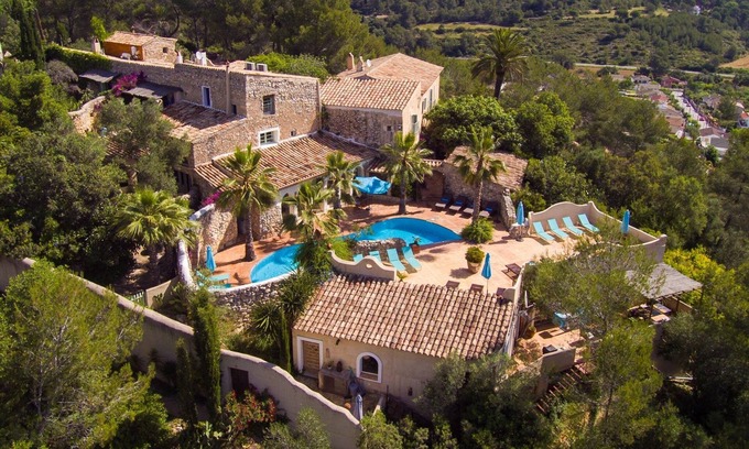 Canyelles House | Sitges Hill Retreats - Masia Nur: 22 bedrooms divided over 9 houses, 44 guests