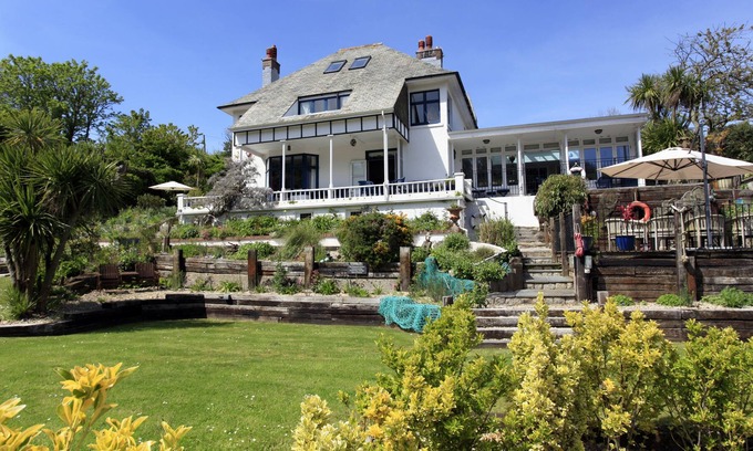 Newton Ferrers House | Sitting proudly in an elevated position above the tidal Newton Creek, on the River Yealm estuary, We