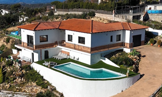 Mas Altaba Villa | Situated 20 minutes from the popular beaches with large private pool and a gym.