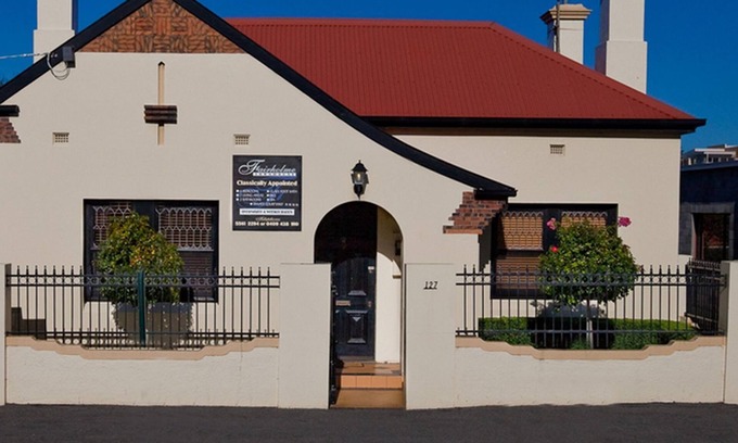 Warrnambool House | Situated in the CBD district with easy access to all Warrnambool has to offer