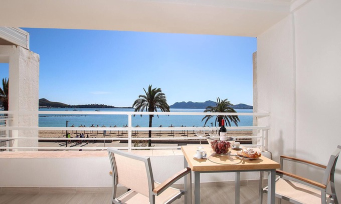 Puerto de Pollensa Apartment | SIVELLA. Front-line studio located in Puerto Pollensa