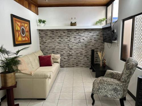 Alajuela Apartment | SJO airport 4 min free parking