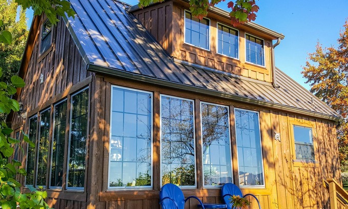 Mount Vernon Cabin | Skagit Valley Farmland View Cabin