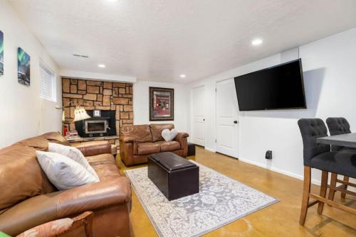 Cottonwood Heights House | Ski Bum Chalet Close to Resorts