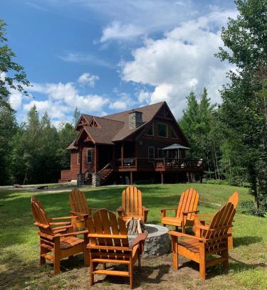 Bethel Ski Chalet | Ski Chalet btwn SundayRiver & MtAbram