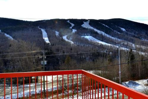 Notre-Dame-Auxiliatrice-de-Buckland Apartment | Ski Condo - Mont du Midi 56
