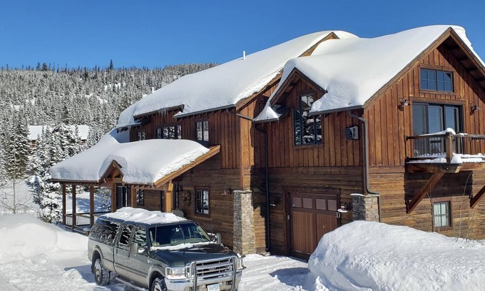 Big Sky Cabin | Ski Heaven, Ski in, Ski out Big Sky Mtn Village Home with Hot Tub