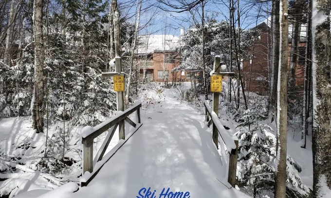 Central Vermont- Killington Condo | Ski home to a renovated cozy 1br condo w/fireplace & hot tub at Trail Creek!
