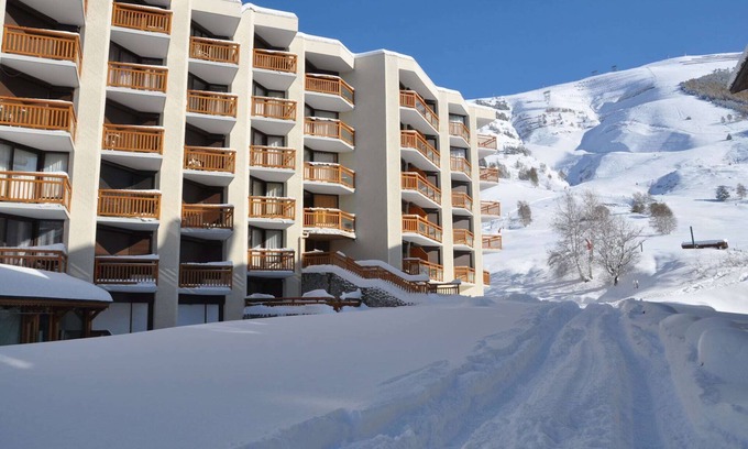 Les Deux Alpes Apartment | Ski-In Apartment for 6 Guests