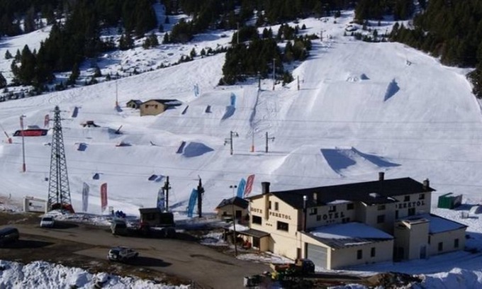Incles Ski Chalet | Ski in chalet-hotel with freestyle park