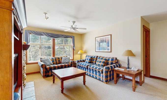Salt Lake Mountain Resorts Condo | Ski-in/out condo w/mountain view, shared hot tub, pool & resort amenities