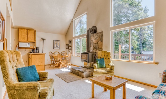 Government Camp House | Ski-in/out dog-friendly home with deck, wood fireplace, grill & partial mtn view