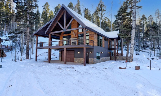 Angel Fire House | Ski-in/out | Luxury Home | Hot Tub | Ski Shack