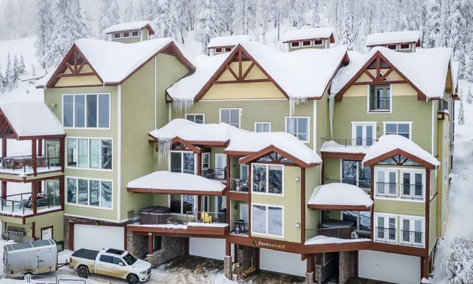 Big White Ski Resort Cabin | Ski in/out (Perfection run) sleeps 12, hot tub, walk to Village, 2 car garage