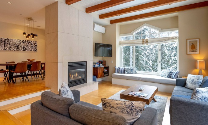 Nordic Estates House | SKI IN/OUT | Updated 4BR | Private Hot Tub | Double Garage | Managed By Aloha Whistler