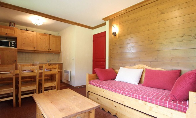 Val Cenis Apartment | Ski-In/Ski-Out Apartment for 6 with Pool, Sauna & Balcony at Val-Cenis