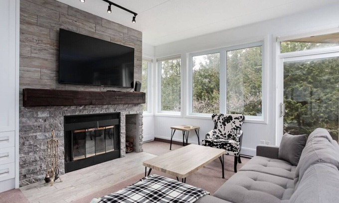 The Blue Mountains Apartment | Ski In/Ski Out Cachet Crossing Chalet, Sleeps 6