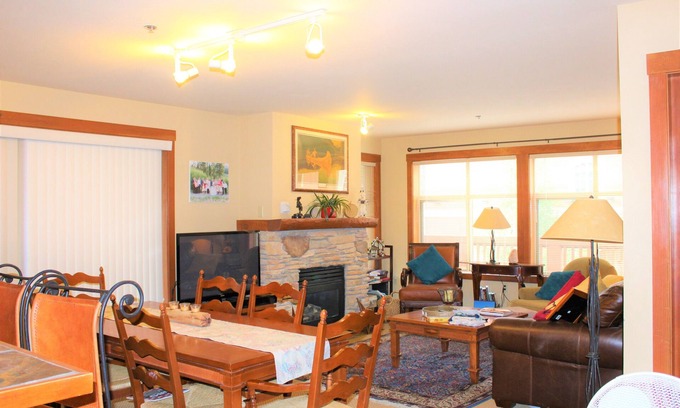 Salt Lake Mountain Resorts Condo | Ski in, Ski out 2 Bedroom condo. Large deck for Summer