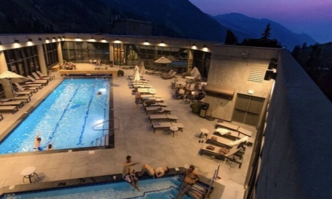 Salt Lake Mountain Resorts Resort | Ski in Ski out at the Cliff Lodge!