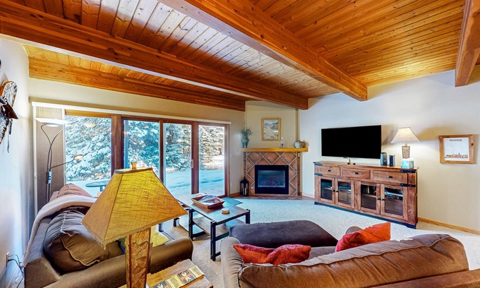 Telluride Condo | Ski-in/ski-out condo with fireplace & hot tub - walk to gondola & Main Street