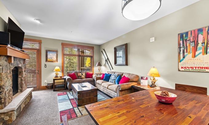 River Run Condo | Ski-In/Ski-Out Condo w/Private Balcony, Gas Fireplace & Shared Pool/Hot Tub!