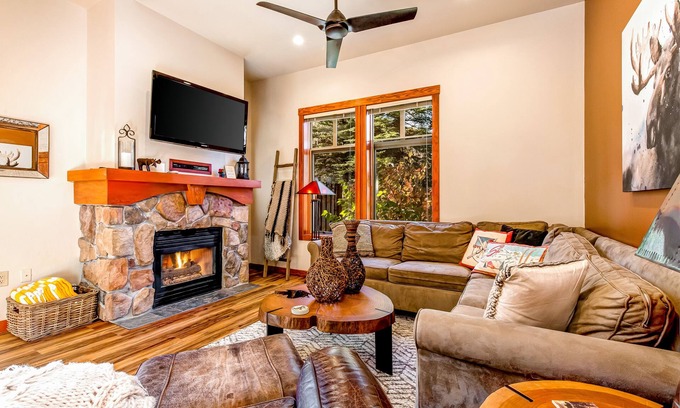 Salt Lake Mountain Resorts Condo | Ski-in/ski-out condo with a deck, ski views & a shared pool and hot tub