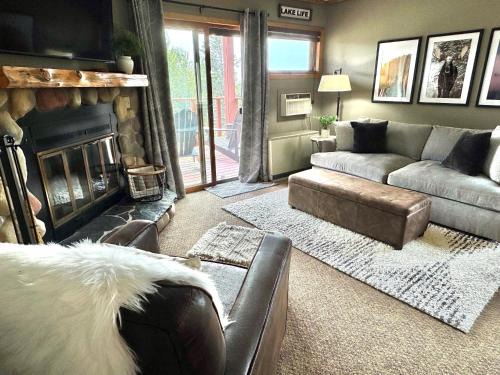 Lutsen House | Ski in Ski out Cozy Studio Condo, Pool, Hot Tub, Views of Moose Mtn
