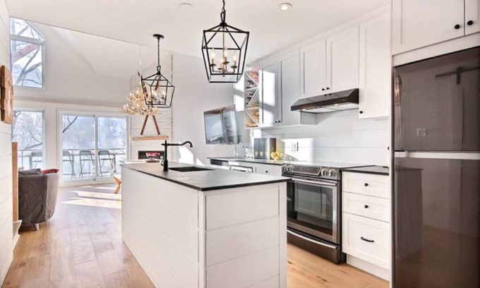 Bromont Apartment | Ski in/Ski out Directly on the ski slope